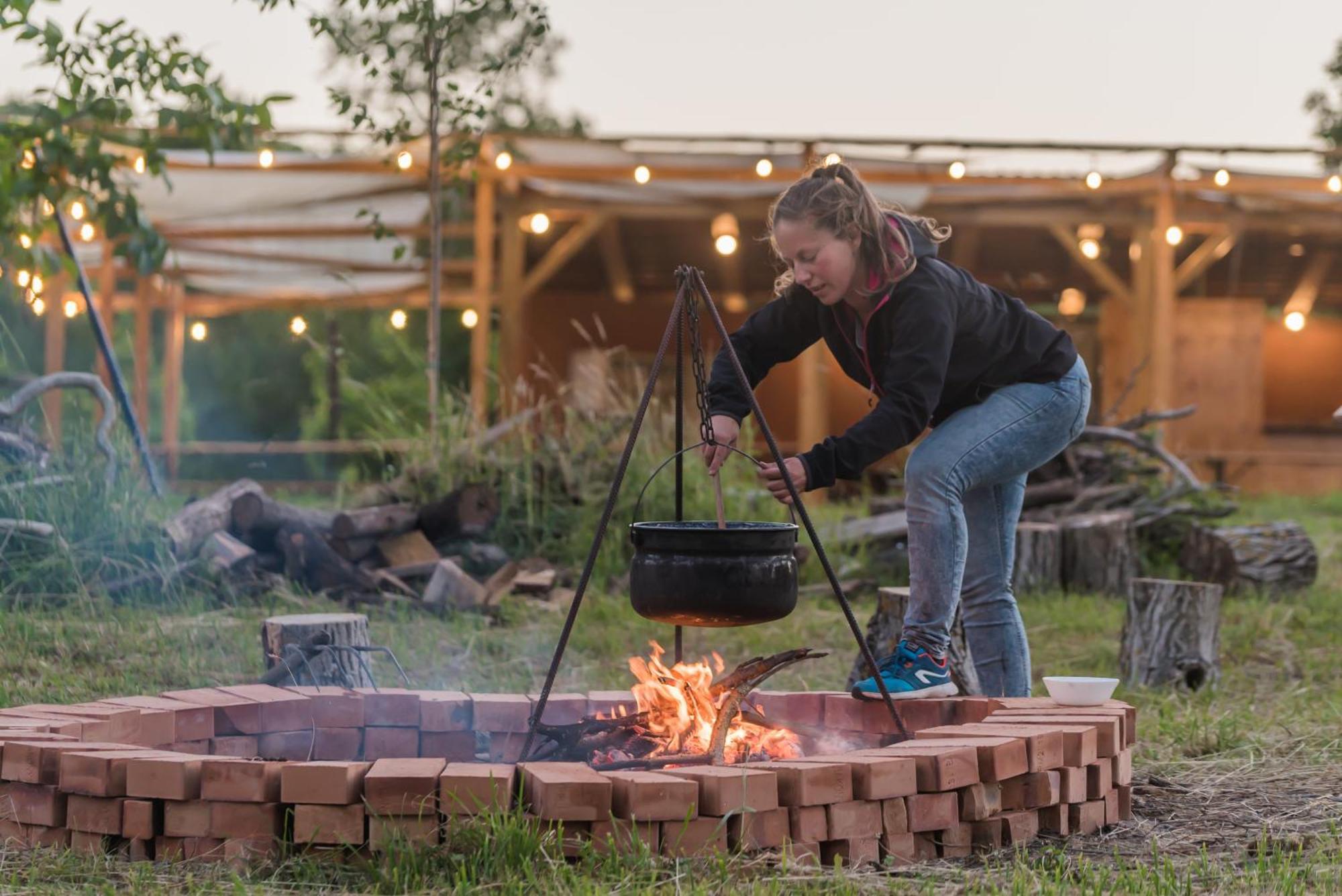 Szellos Ret Camping Balvanyos Ngoại thất bức ảnh